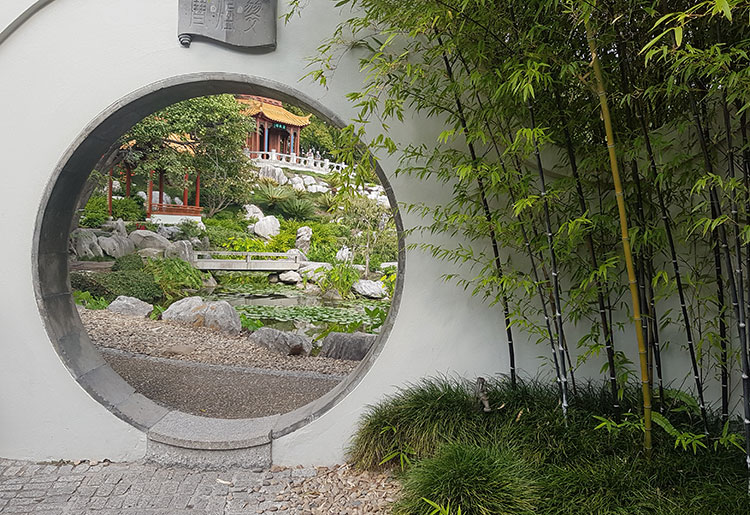 moongate chinese garden